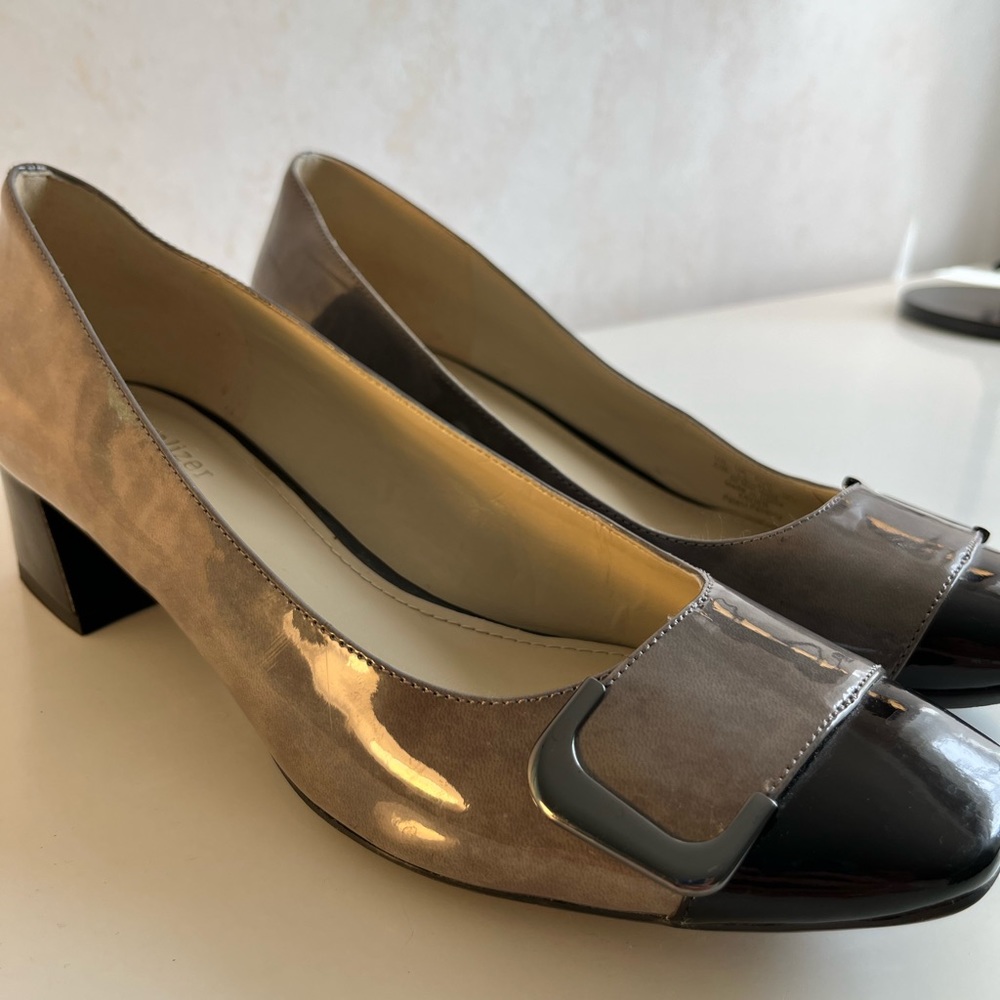 Naturalizer Xavier 9 1/2, two-tone pumps